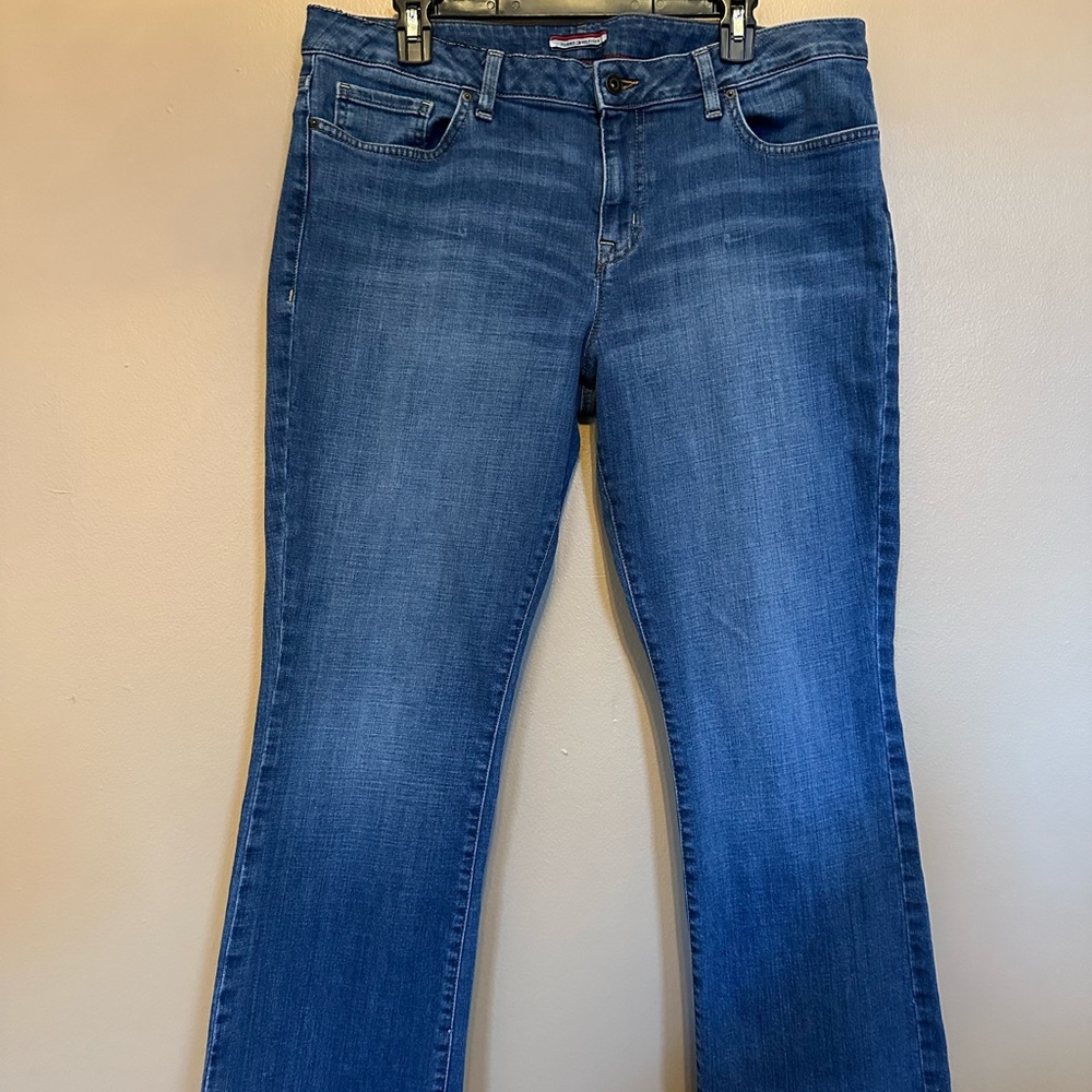 Tommy Hilfiger, bootcut, frayed hem.